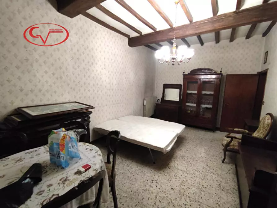 Immagine 16 di Appartamento in vendita  in piazza Del Secco a Montevarchi