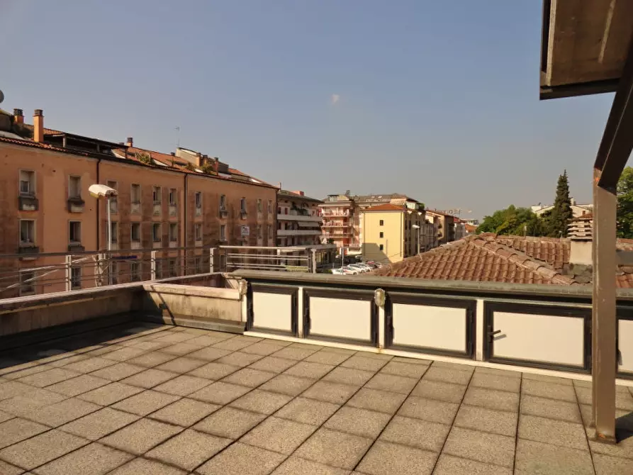 Immagine 11 di Appartamento in vendita  in Viale San Lazzaro a Vicenza