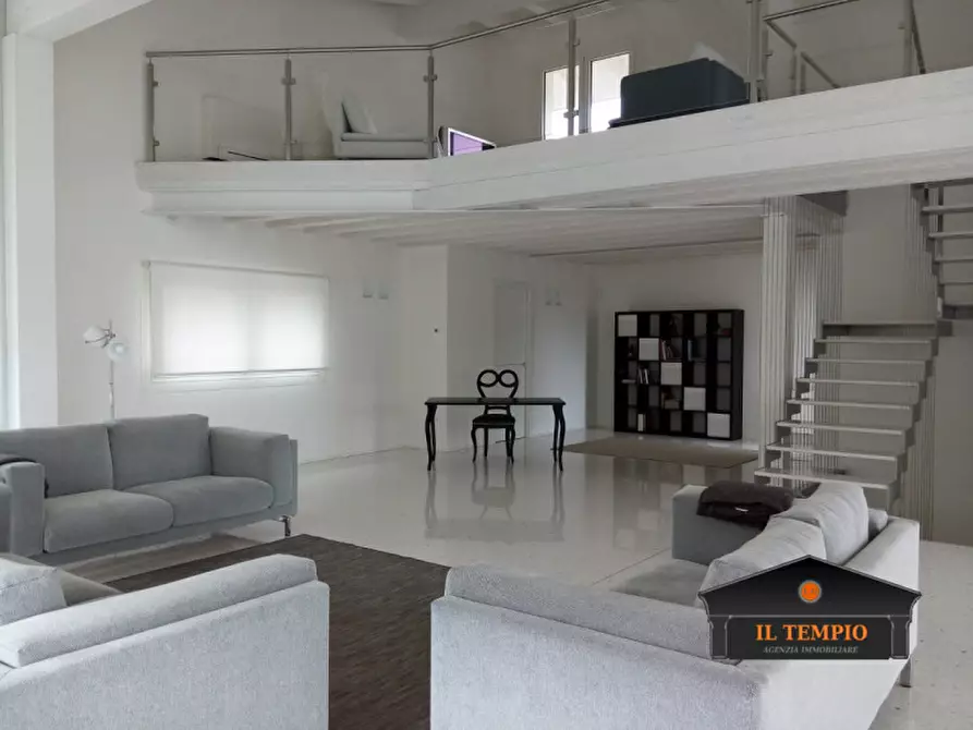 Immagine 2 di Villa in vendita  in via granezza a Vicenza