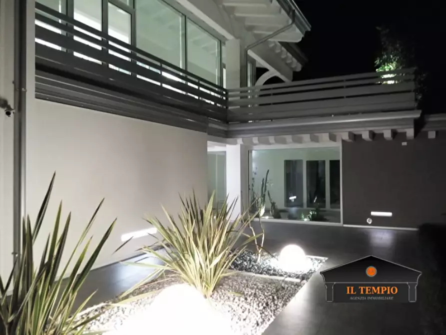 Immagine 21 di Villa in vendita  in via granezza a Vicenza