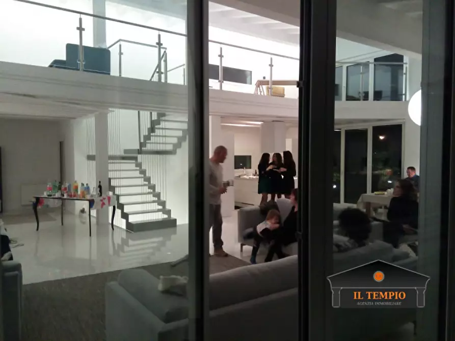 Immagine 27 di Villa in vendita  in via granezza a Vicenza