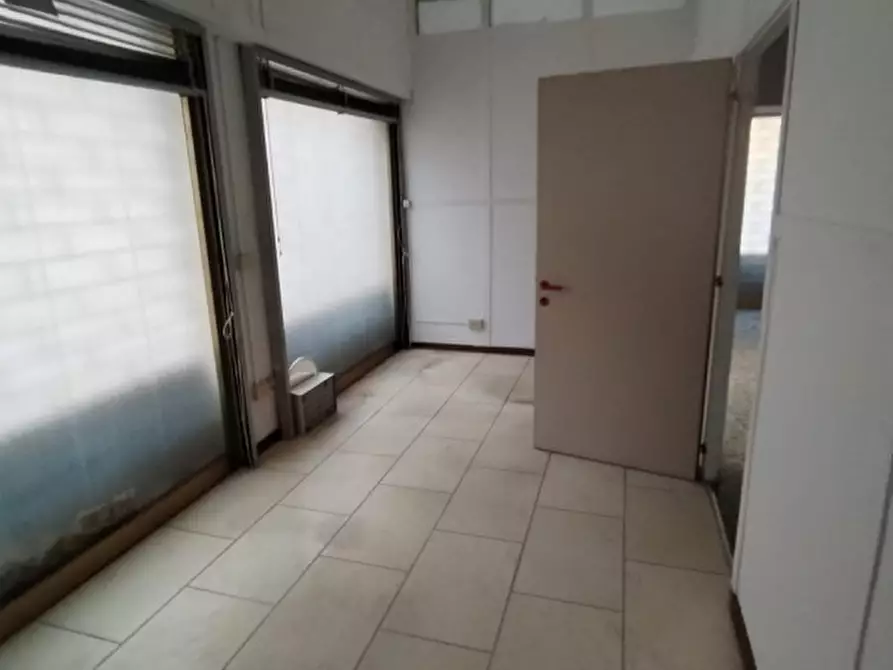 Immagine 2 di Negozio in vendita  a Venezia