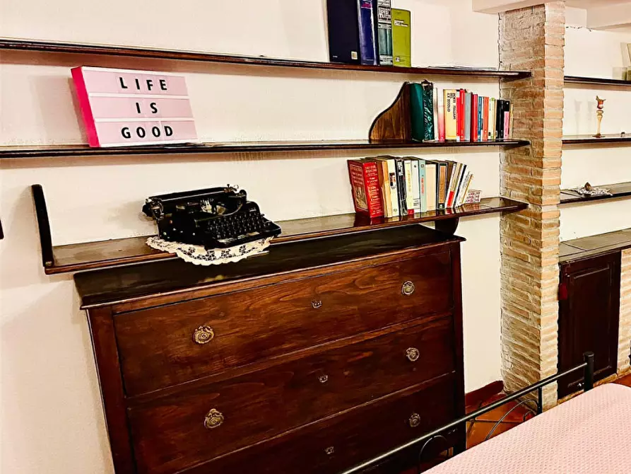 Immagine 9 di Camera in affitto  in via vanvitelli 43 a Napoli