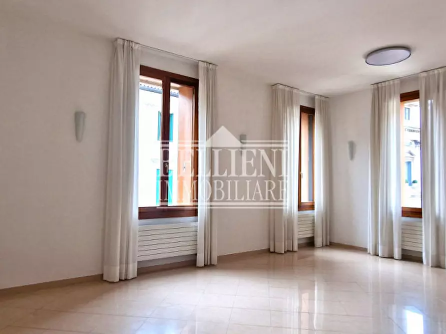 Immagine 3 di Appartamento in vendita  in Corso Andrea Palladio a Vicenza