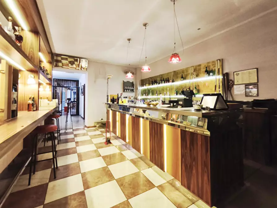 Immagine 4 di Attività commerciale in vendita  a Bologna