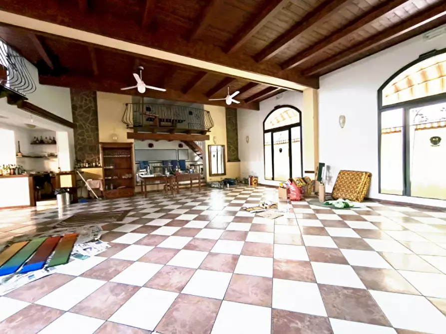 Immagine 8 di Attività commerciale in vendita  a Bologna