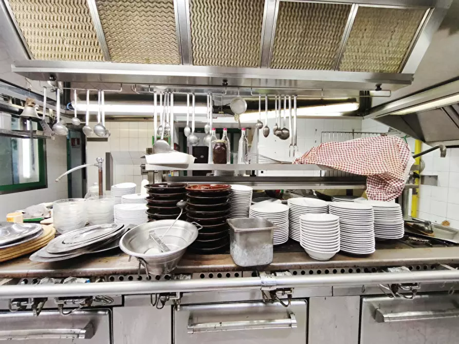 Immagine 23 di Attività commerciale in vendita  a Bologna