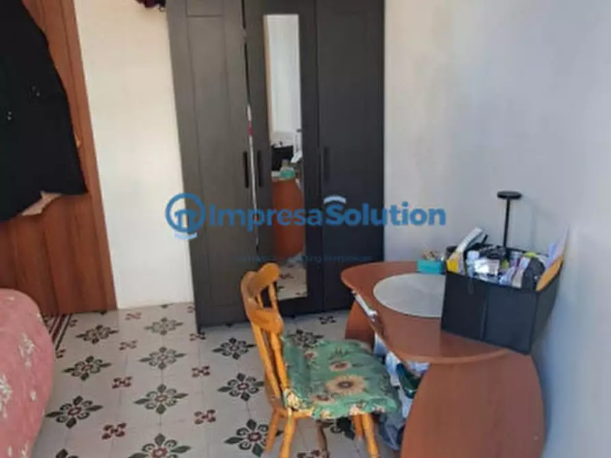 Immagine 4 di Camera in affitto  in Via Chiaia a Napoli