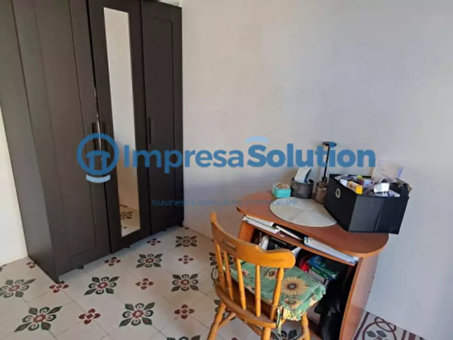 Immagine 5 di Camera in affitto  in Via Chiaia a Napoli