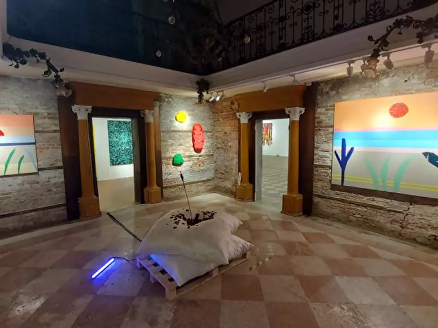 Immagine 1 di Negozio in vendita  in Dorsoduro a Venezia