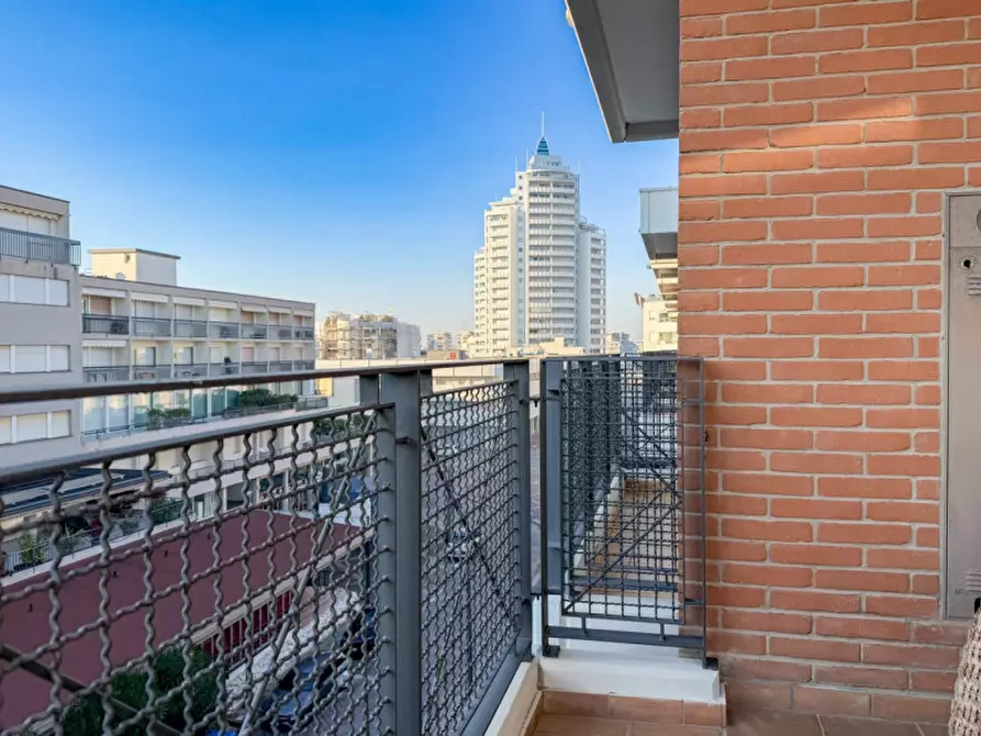 Immagine 2 di Appartamento in vendita  in Piazza Guglielmo Marconi a Jesolo