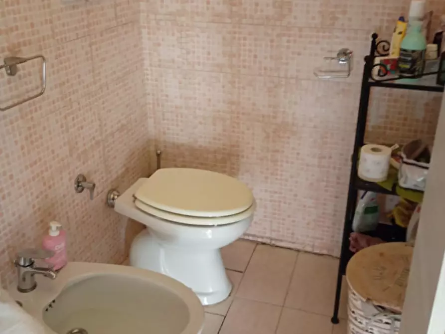 Immagine 14 di Appartamento in affitto  in via Duomo 191 a Napoli