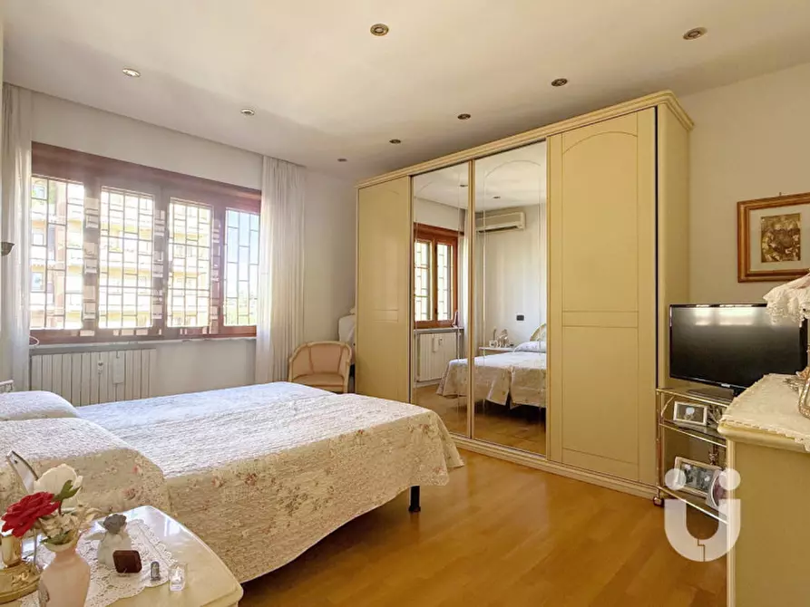 Immagine 7 di Appartamento in vendita  in Via Elio Vittorini a Roma