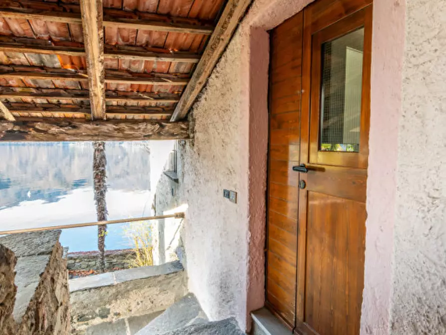 Immagine 23 di Villetta a schiera in vendita  in Via al Lago 4 a Pettenasco