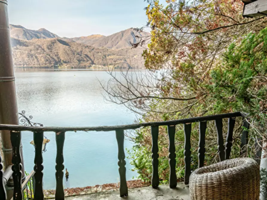 Immagine 31 di Villetta a schiera in vendita  in Via al Lago 4 a Pettenasco