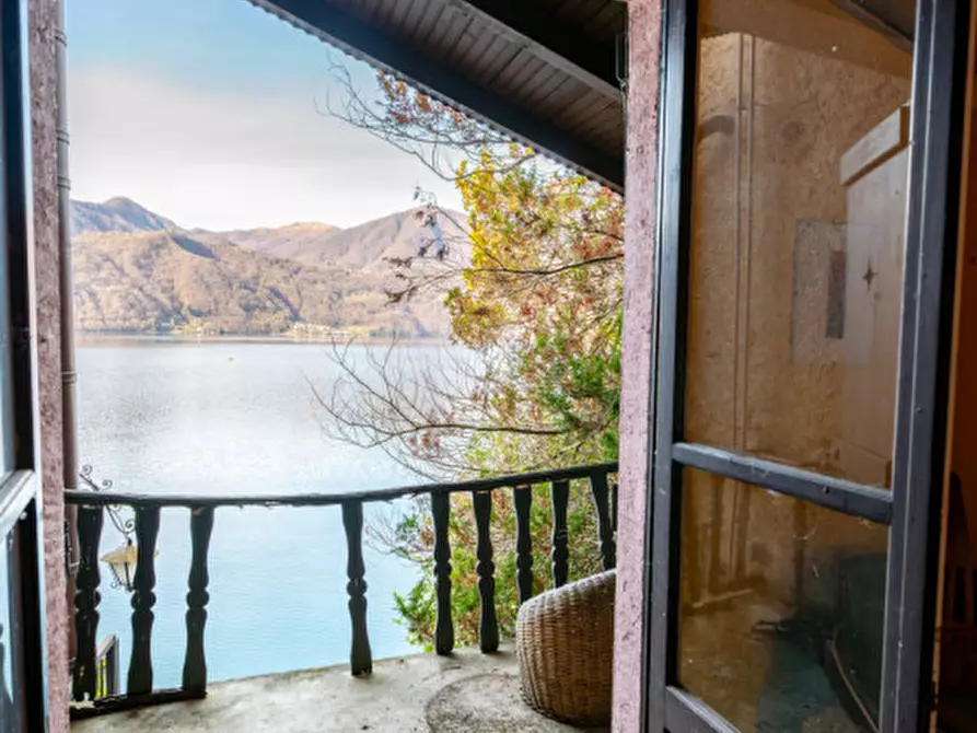 Immagine 32 di Villetta a schiera in vendita  in Via al Lago 4 a Pettenasco