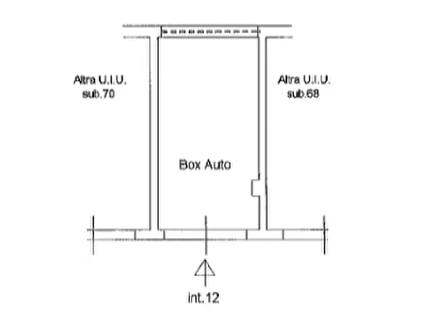 Immagine 3 di Garage in vendita  in Via Nino Taranto, 59 a Roma
