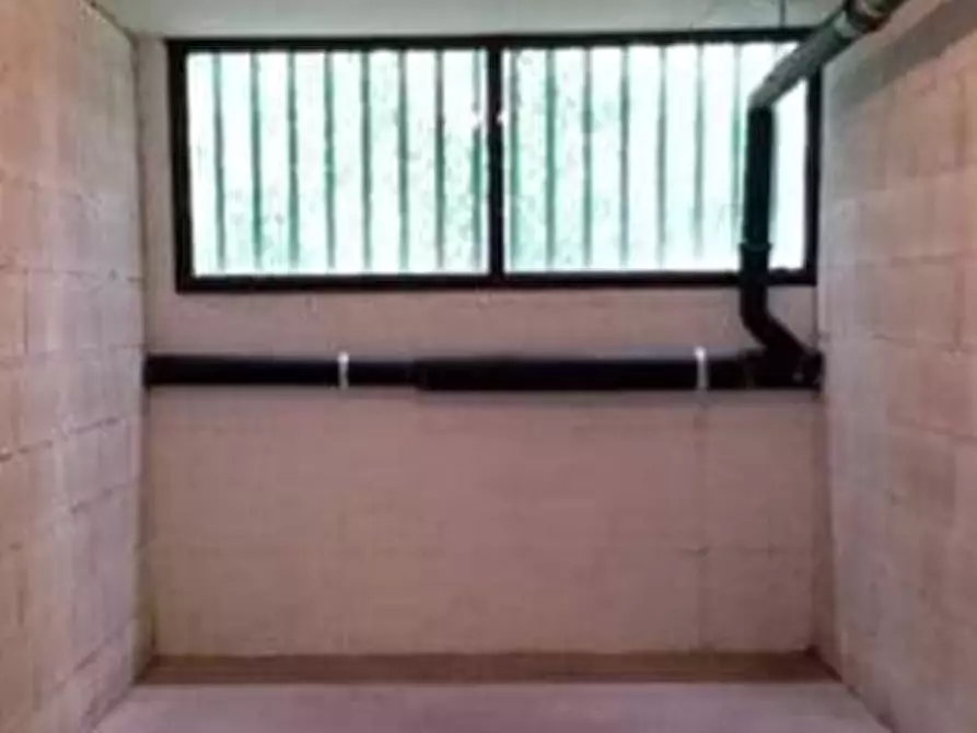 Immagine 4 di Garage in vendita  in Via Nino Taranto, 59 a Roma