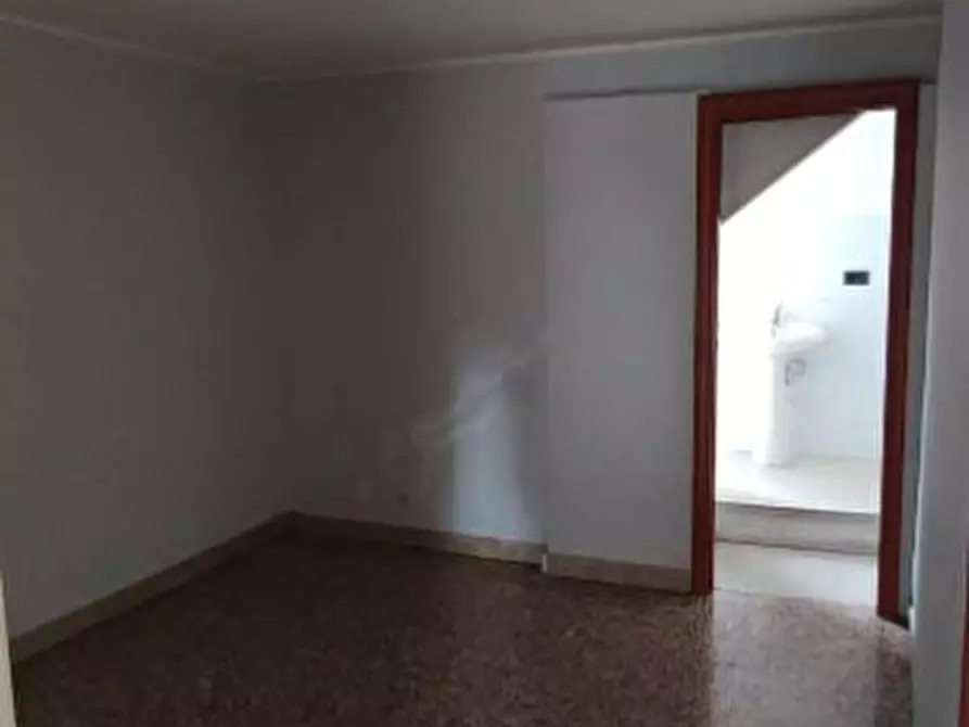 Immagine 10 di Appartamento in vendita  in Via Santa Maria della Catena, 122 a Catania