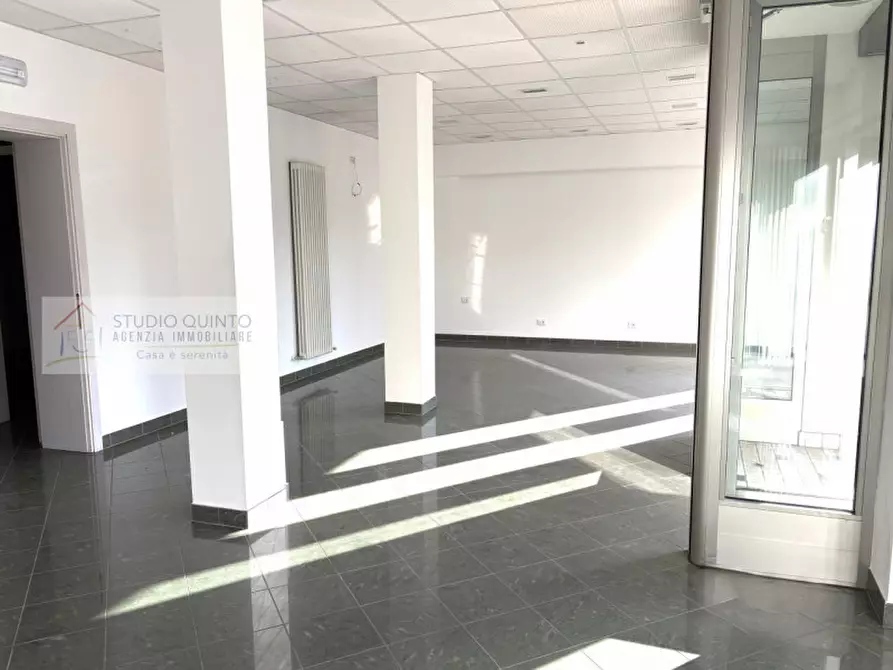 Immagine 1 di Ufficio in affitto  a Paese