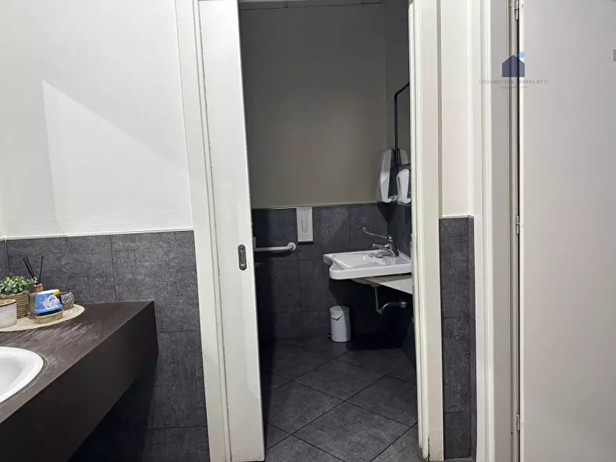 Immagine 21 di Attività commerciale in vendita  in via italia a Paitone