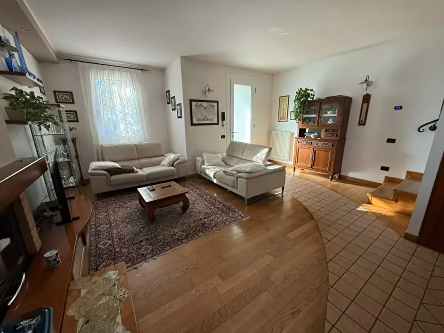 Immagine 6 di Casa bifamiliare in vendita  in Via Roma a Massanzago