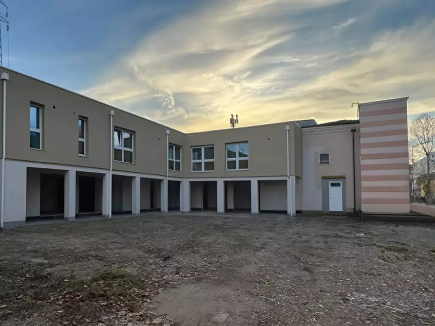 Immagine 2 di Negozio in vendita  in Via Euganea Treponti a Teolo