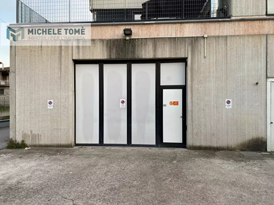 Immagine 1 di Magazzino in affitto  in Strada del Recioto a Negrar di Valpolicella