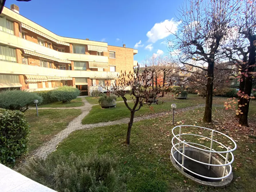 Immagine 2 di Appartamento in vendita  in Corso Michele Coppino 13 a Alba