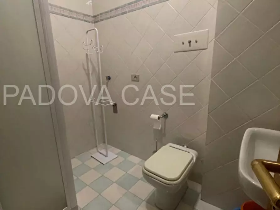 Immagine 14 di Appartamento in vendita  in Via Novara a Padova