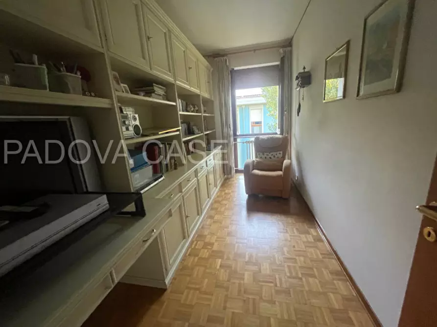 Immagine 21 di Appartamento in vendita  in Via Novara a Padova