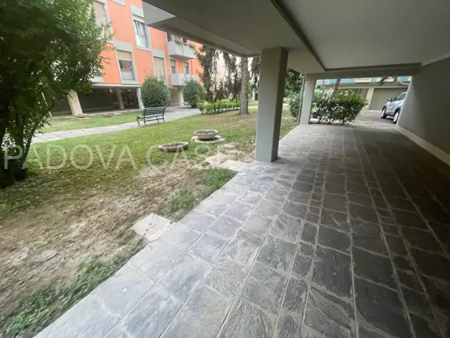 Immagine 38 di Appartamento in vendita  in Via Novara a Padova