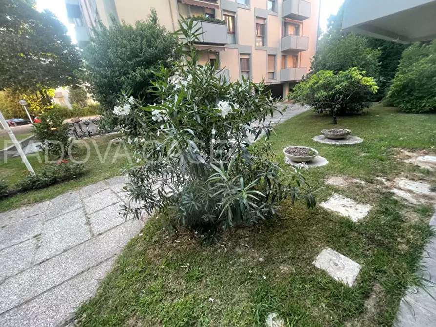 Immagine 40 di Appartamento in vendita  in Via Novara a Padova