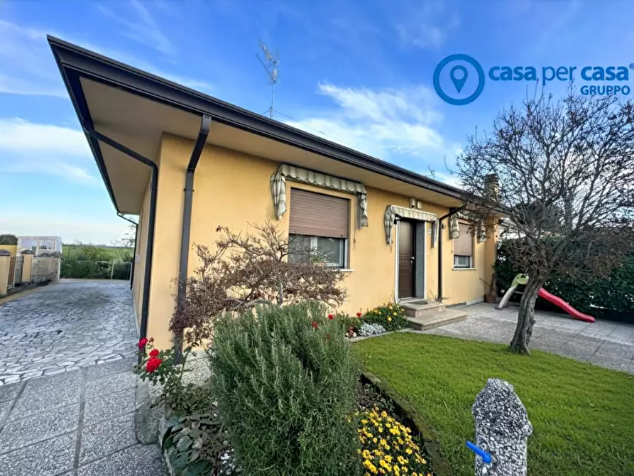 Immagine 1 di Casa bifamiliare in vendita  in Rovigo, via Olmo a Pontecchio Polesine