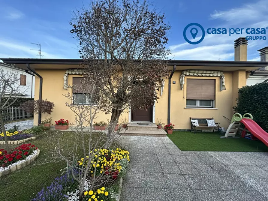 Immagine 3 di Casa bifamiliare in vendita  in Rovigo, via Olmo a Pontecchio Polesine