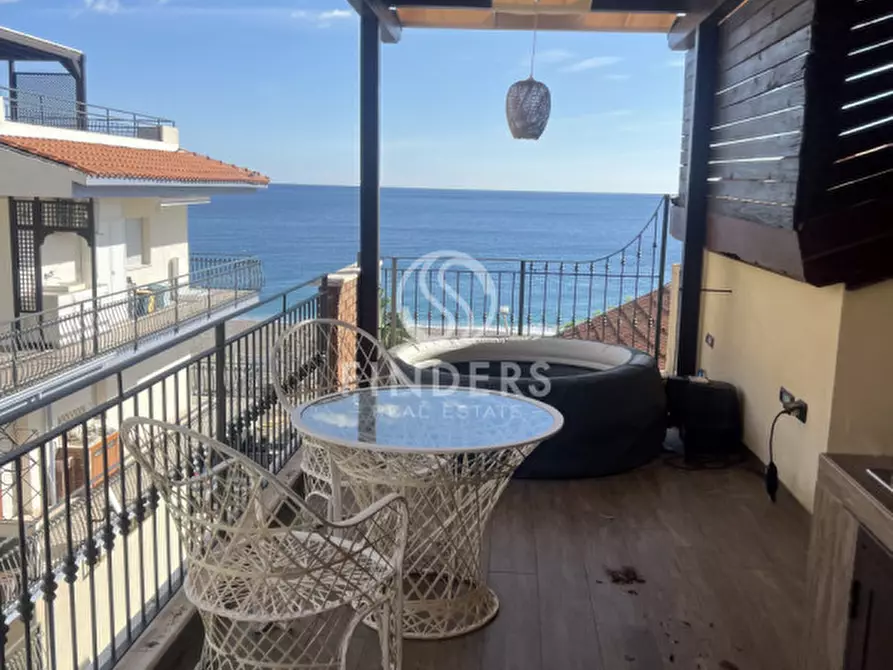 Immagine 1 di Attico in vendita  in Via Nenzi 4 a Letojanni