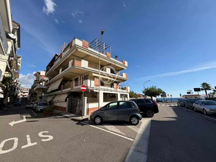 Immagine 18 di Attico in vendita  in Via Nenzi 4 a Letojanni