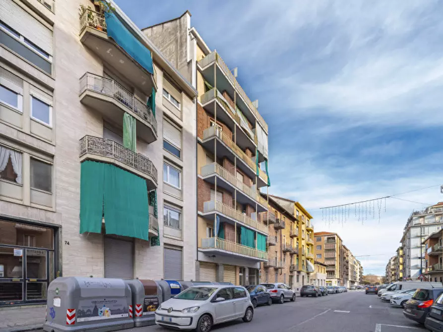 Immagine 2 di Appartamento in vendita  in Via Michele Coppino 72 a Torino