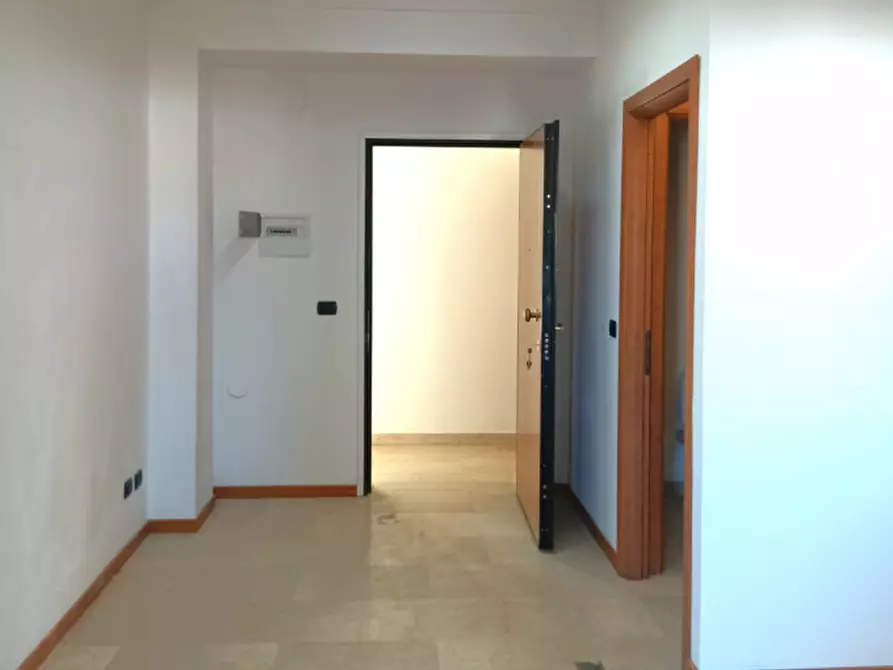 Immagine 4 di Ufficio in vendita  in P.ZZA E. ALESSANDRINI 25 a Pescara