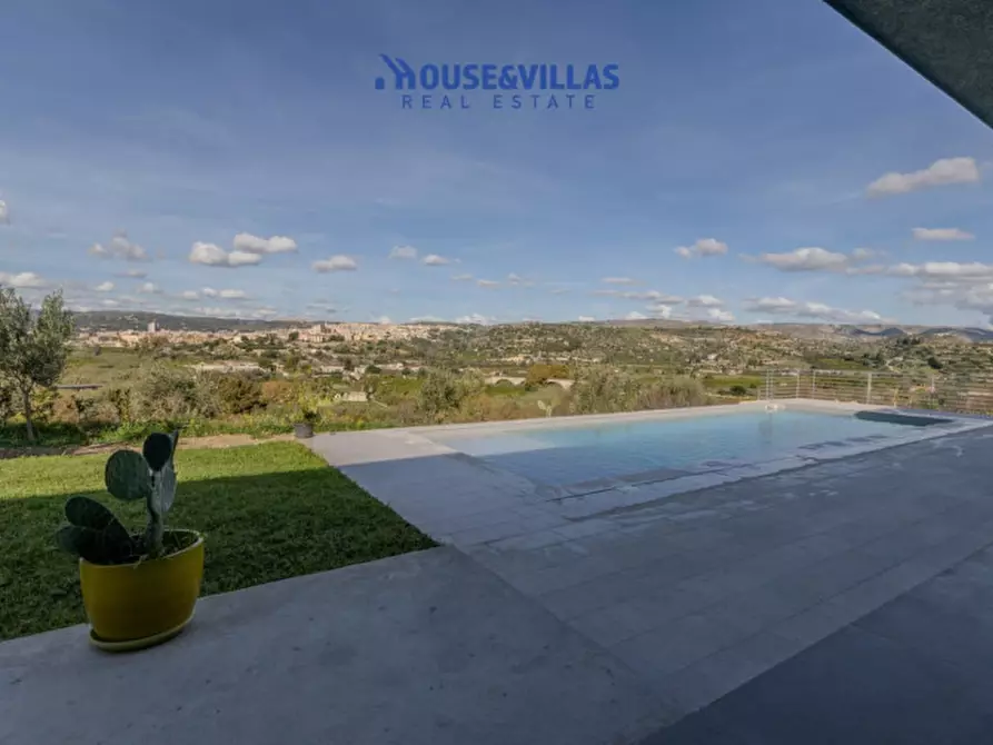 Immagine 3 di Villa in vendita  in cda niura a Noto