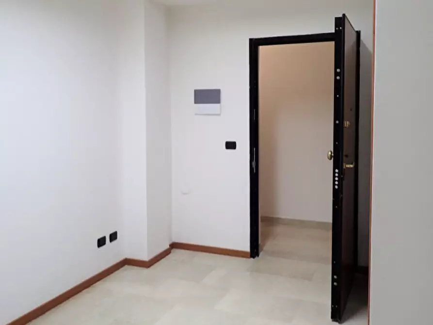 Immagine 3 di Appartamento in vendita  in P.ZZA E. ALESSANDRINI 25 a Pescara