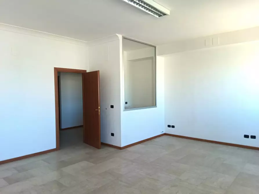 Immagine 6 di Appartamento in vendita  in P.ZZA E. ALESSANDRINI 25 a Pescara