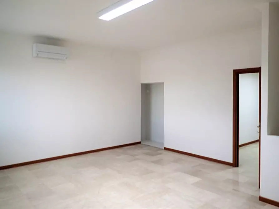 Immagine 7 di Appartamento in vendita  in P.ZZA E. ALESSANDRINI 25 a Pescara