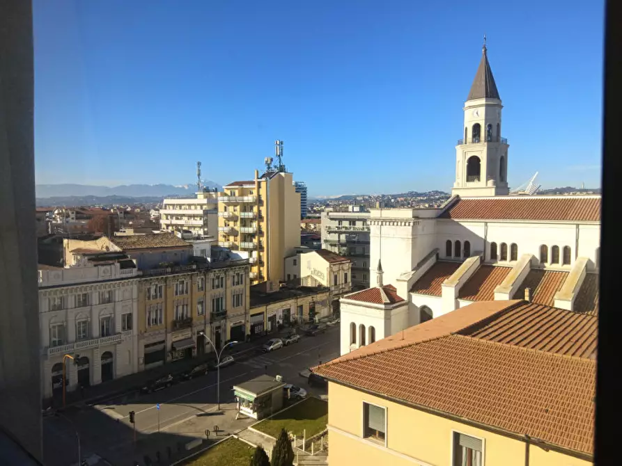 Immagine 10 di Appartamento in vendita  in P.ZZA E. ALESSANDRINI 25 a Pescara