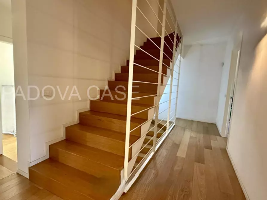 Immagine 1 di Villetta a schiera in vendita  in Via degli Artisti a Padova