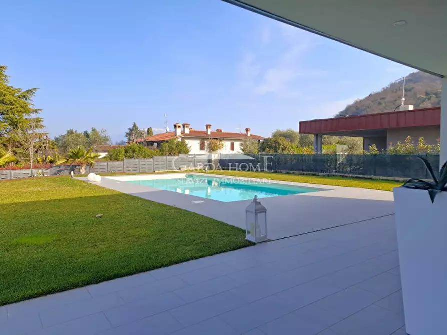 Immagine 43 di Villa in vendita  in via Pisenze a Manerba Del Garda