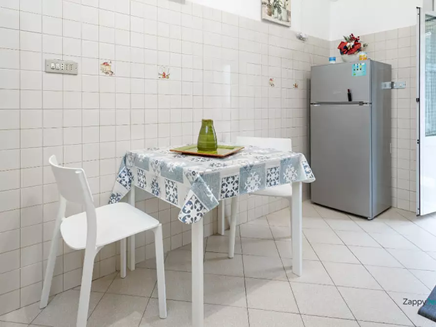 Immagine 10 di Appartamento in affitto  in Via della Salvia a Roma