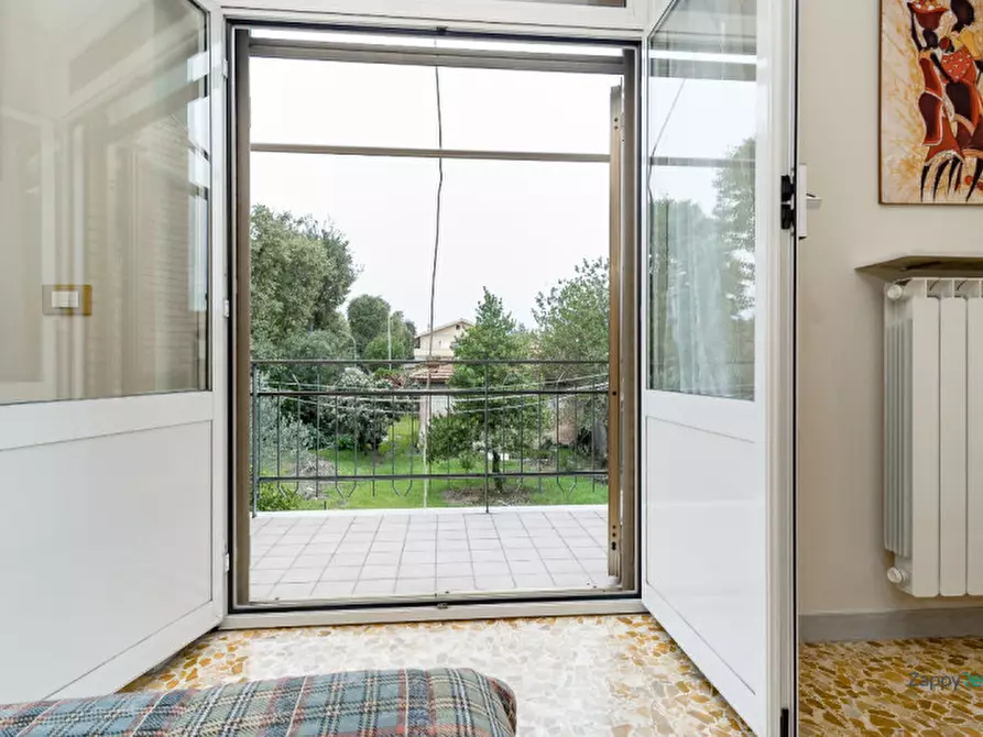 Immagine 30 di Appartamento in affitto  in Via della Salvia a Roma