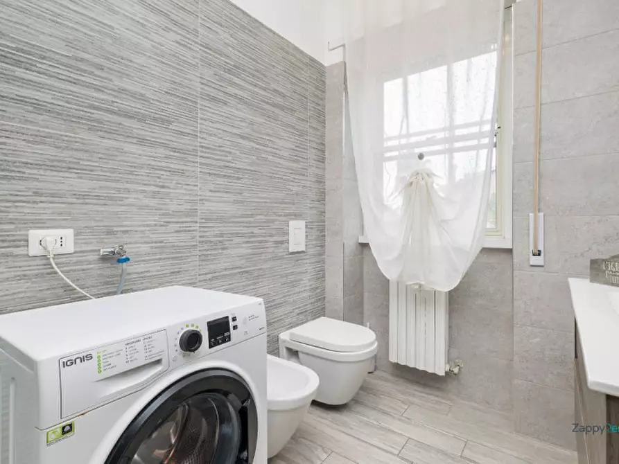 Immagine 38 di Appartamento in affitto  in Via della Salvia a Roma