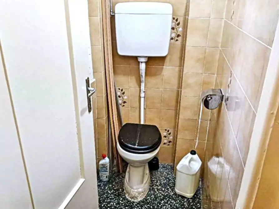 Immagine 4 di Negozio in vendita  in V. Giacinto Macciò, 9, 16012 Busalla GE, Italia a Busalla